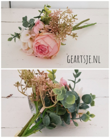 BOEKETJE - RANONKEL - rose -