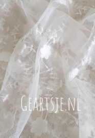 TULE met bloemetjes - 4 m - creme - Jeanne d'Arc Living