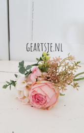BOEKETJE - RANONKEL - rose -