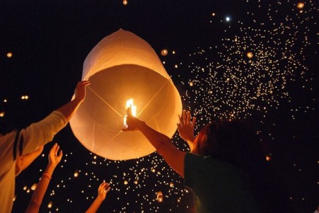 Wensballon van wensballonnenshop naar de sterrenhemel