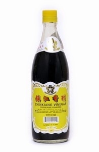 Chinkiang vinegar 550 ml (zwarte azijn)