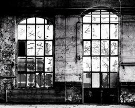 Digitaal fotobehang Rasch Factory 940930 Muur en Raam van oude Loods