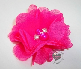 Bloem chiffon met parels & strass fuchsia 5cm.