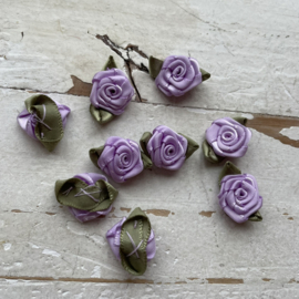 Roosjes met blad licht lila 2cm.