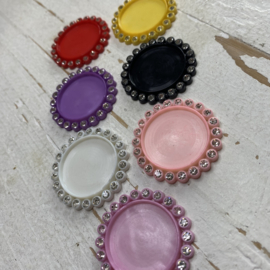 Bottlecap met diamanten 3.5cm. Diverse kleuren.