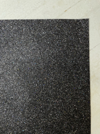 Leer glitter zwart met regenboogglitter. 20x30cm.