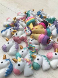 Unicorn bedel lila links