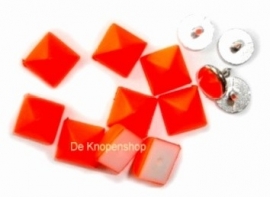 Studs oranje PYRAMIDE (10st)