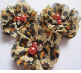 Bloem chiffon met parels & strass tijger/panter tan 5cm.