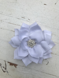 Luxe bloem satijn met ster strass wit 8.5cm