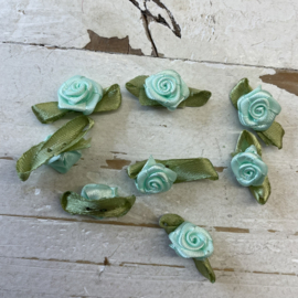 Roosje met blad mint 3cm.