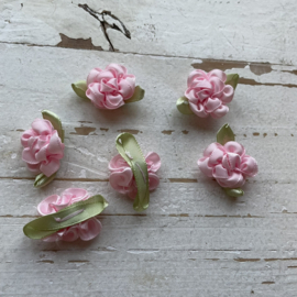 Roosje bloem met blad roze 3.5cm.