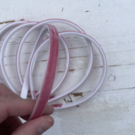 Diadeem velvet oud roze 1cm met tandjes.