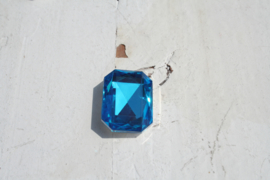Rhinestone rechthoek blauw 2.2x1.8cm.