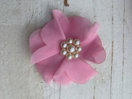 Bloem  met parels licht roze 8cm.