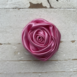 Bloem roos satijn roze 4cm.