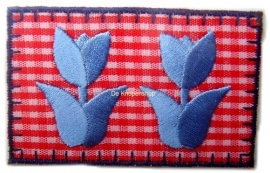 A29 Blauwe tulpjes met rode ruit