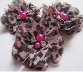 Bloem chiffon met parels & strass tijger/panter roze/zwart 5cm.