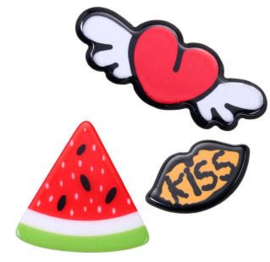 Broches/Pins Flying Heart-kiss-meloen