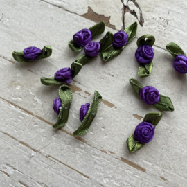 Roosjes met blad paars 2cm.