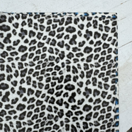 Leer PU panter met vlekken diverse kleuren.