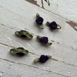 Roosje met blad paars 2.2cm.