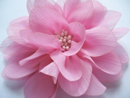 Bloem chiffon roze 11cm.