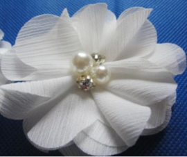 Bloem  chiffon met parels & strass offwhite 8cm.