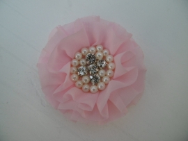 Luxe bloem met strass en parels licht roze 9cm.