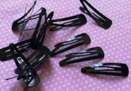Knipjes zwart ovaal 4.7 cm (Per stuk)