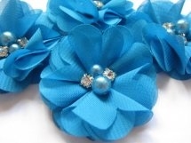 Bloem chiffon met parels & strass aqua 5cm.