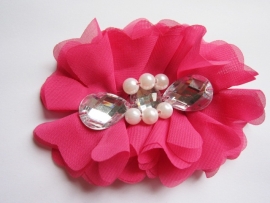 Luxe bloem met parels en strass fel roze 13x9cm.