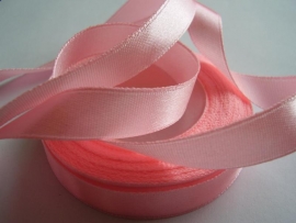 SB126 Satijnband baby roze 10 mm
