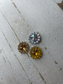 Flatback bloem diamant diverse kleuren 1.5cm.