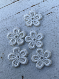 Bloem Madeliefje hartjes blaadjes kant gold 1.4cm.