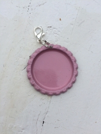 Bottlecap hanger roze met hanger