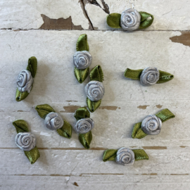 Roosje met blad licht grijs 3cm.