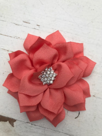 Luxe bloem satijn met ster strass coral 8.5cm.