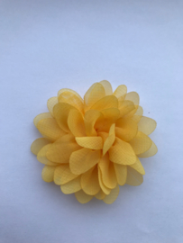 Chiffon bloem oker geel 6.5cm.
