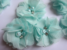 Bloem chiffon met parels & strass Ocean Blue 5cm.