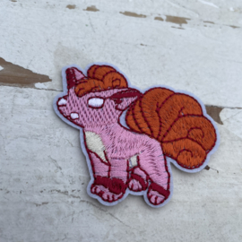 Strijkapplicatie pokemon vulpix 5cm.