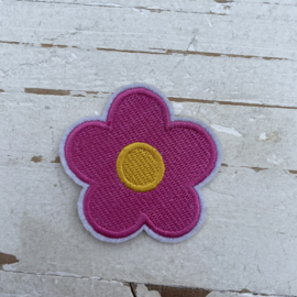 Strijkapplicatie madelief geel roze 5cm.