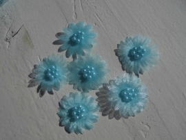 Organza bloem blauw & 7 parels 3cm. 
