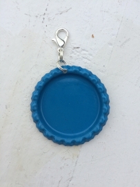 Bottlecap hanger blauw met hanger