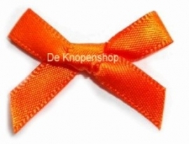 Strikjes oranje 10st 4cm.