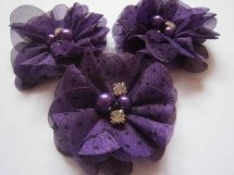 Bloem chiffon met parels & strass paars polka dot 5cm.