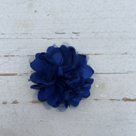 Stoffen satijn tule bloem marine blauw 5cm.