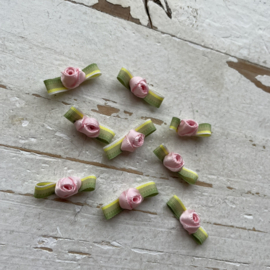 Roosjes met 4 kleurig blad roze 2.5cm.