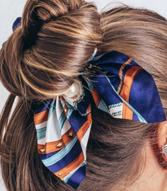 Scrunchies Haarwokkel met lint slangprint zwart grijs