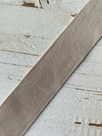 Velvet deluxe, diverse kleuren. 4cm.